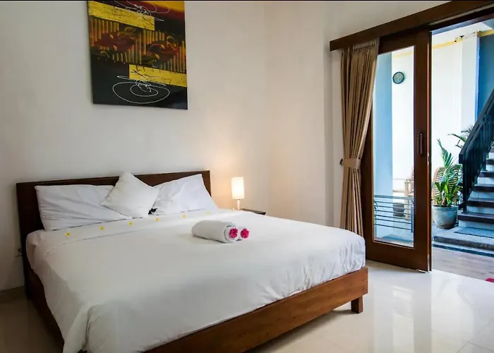 Guest house Canggu Ocean House Purple, Shared Pool - By Walk To The Beach!